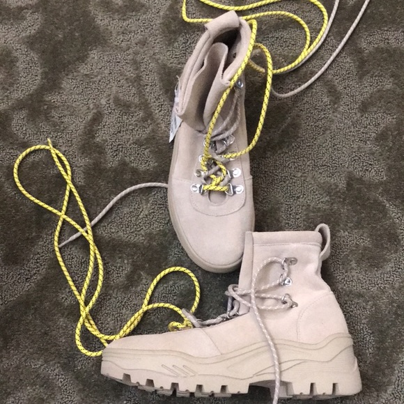 Suede boots - Picture 1 of 8